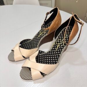 Jessica Simpson Cream and Brown Heels